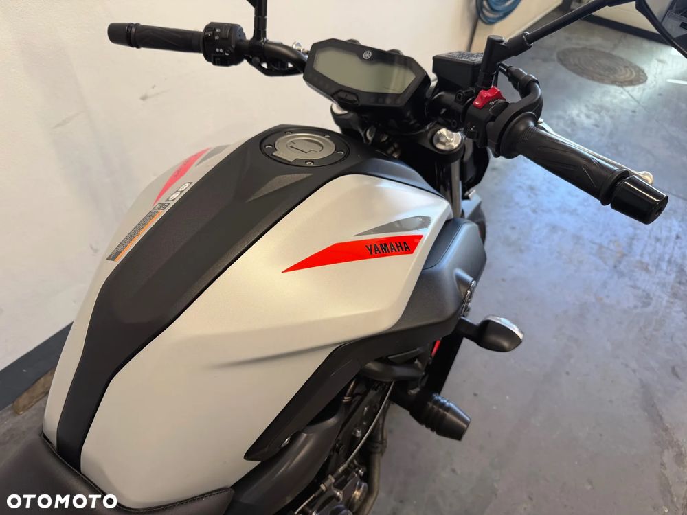 Yamaha MT - 32