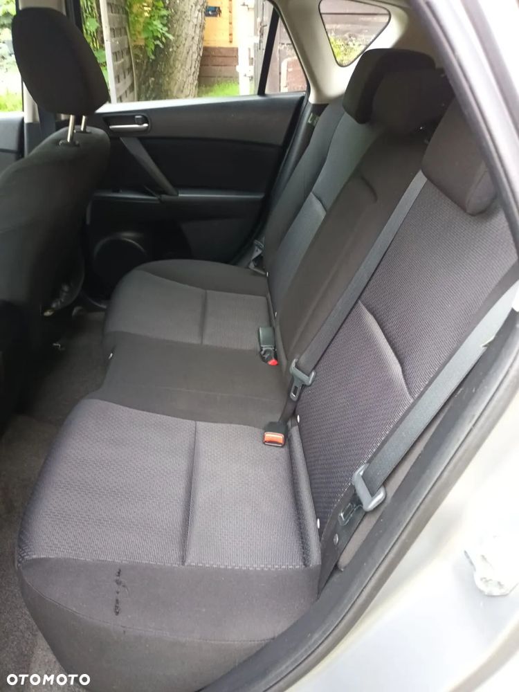 Mazda 3 2.0 Exclusive + - 11