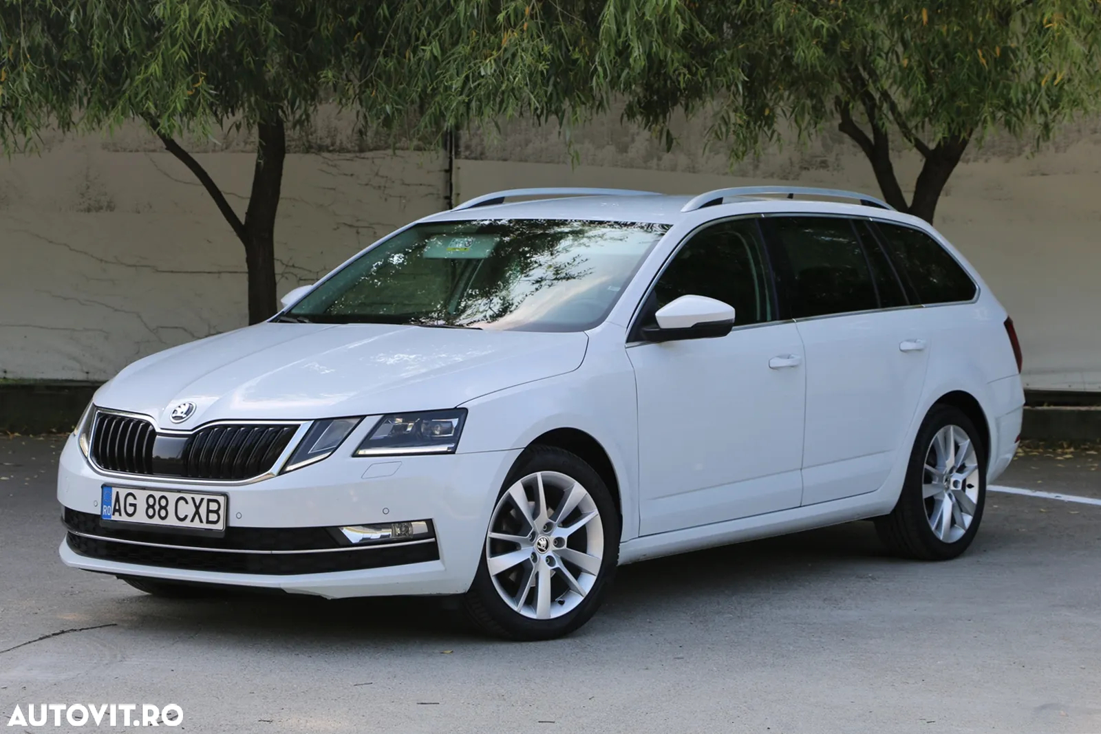 Skoda Octavia Combi Diesel 1.6 TDI DSG Style - 9