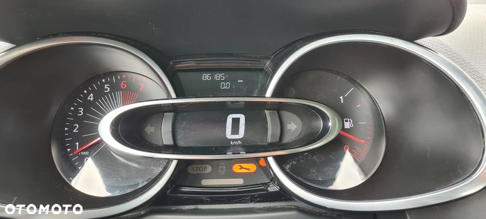 Renault Clio 1.2 16V 75 Life - 14