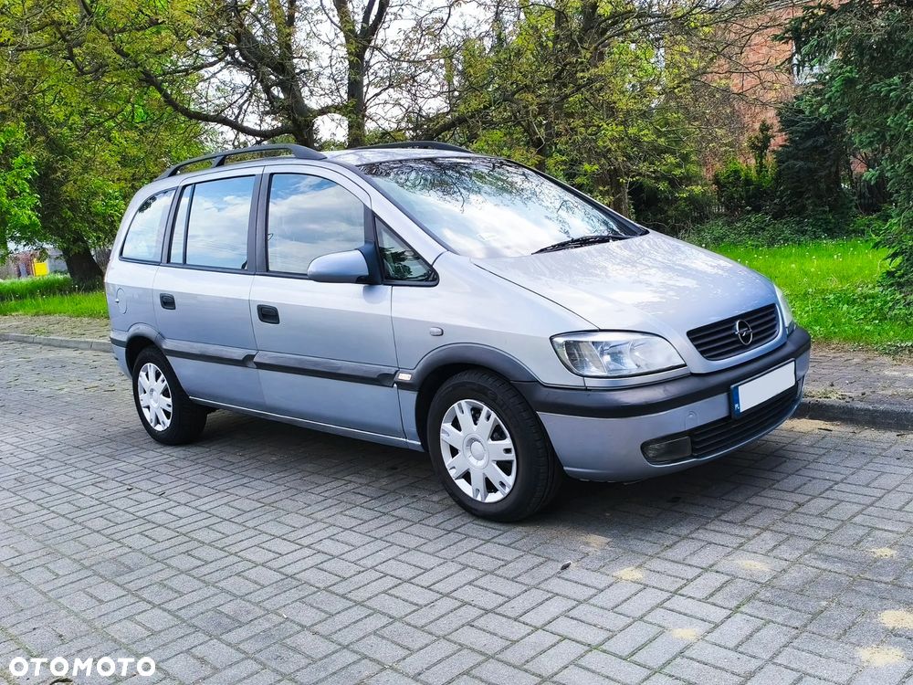 Opel Zafira 1.6 16V Comfort - 24