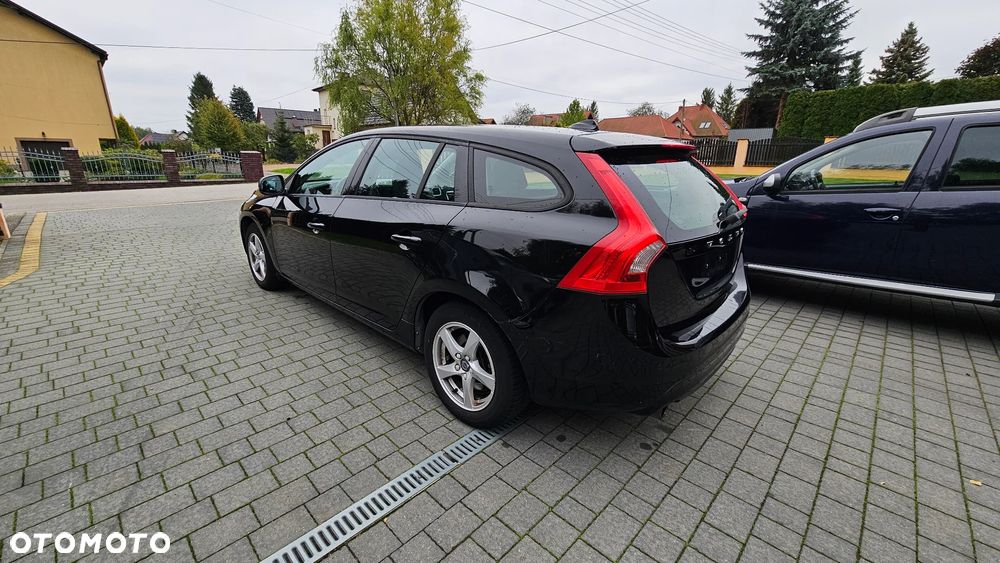 Volvo V60 D2 Momentum - 36
