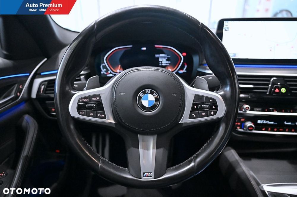 BMW Seria 5 520i mHEV - 10