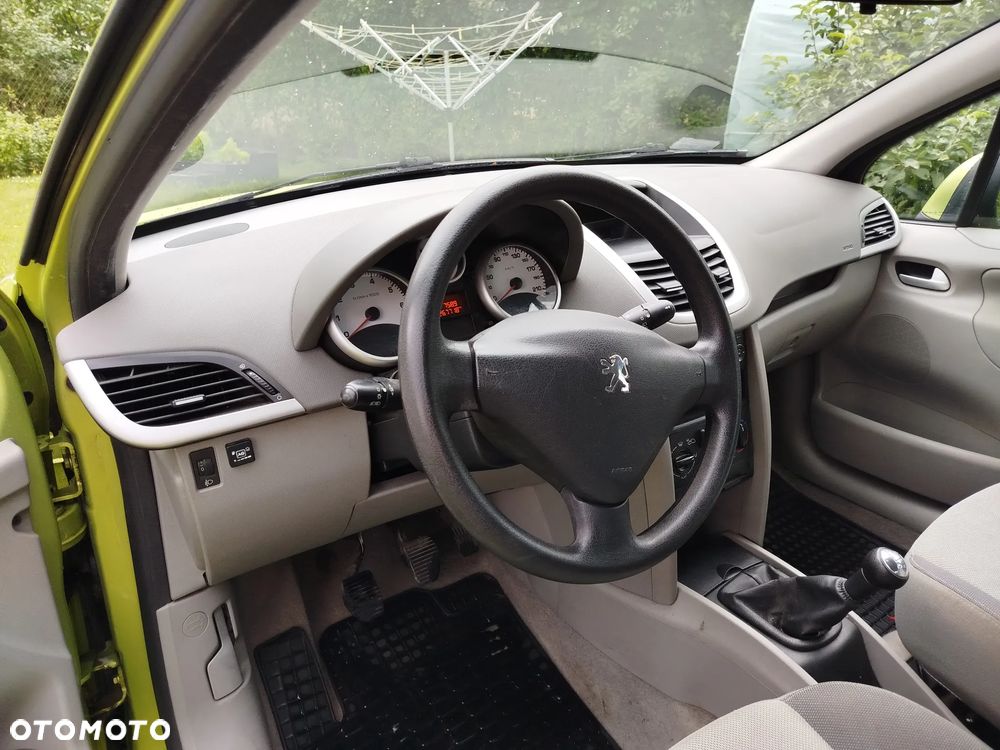 Peugeot 207 - 9