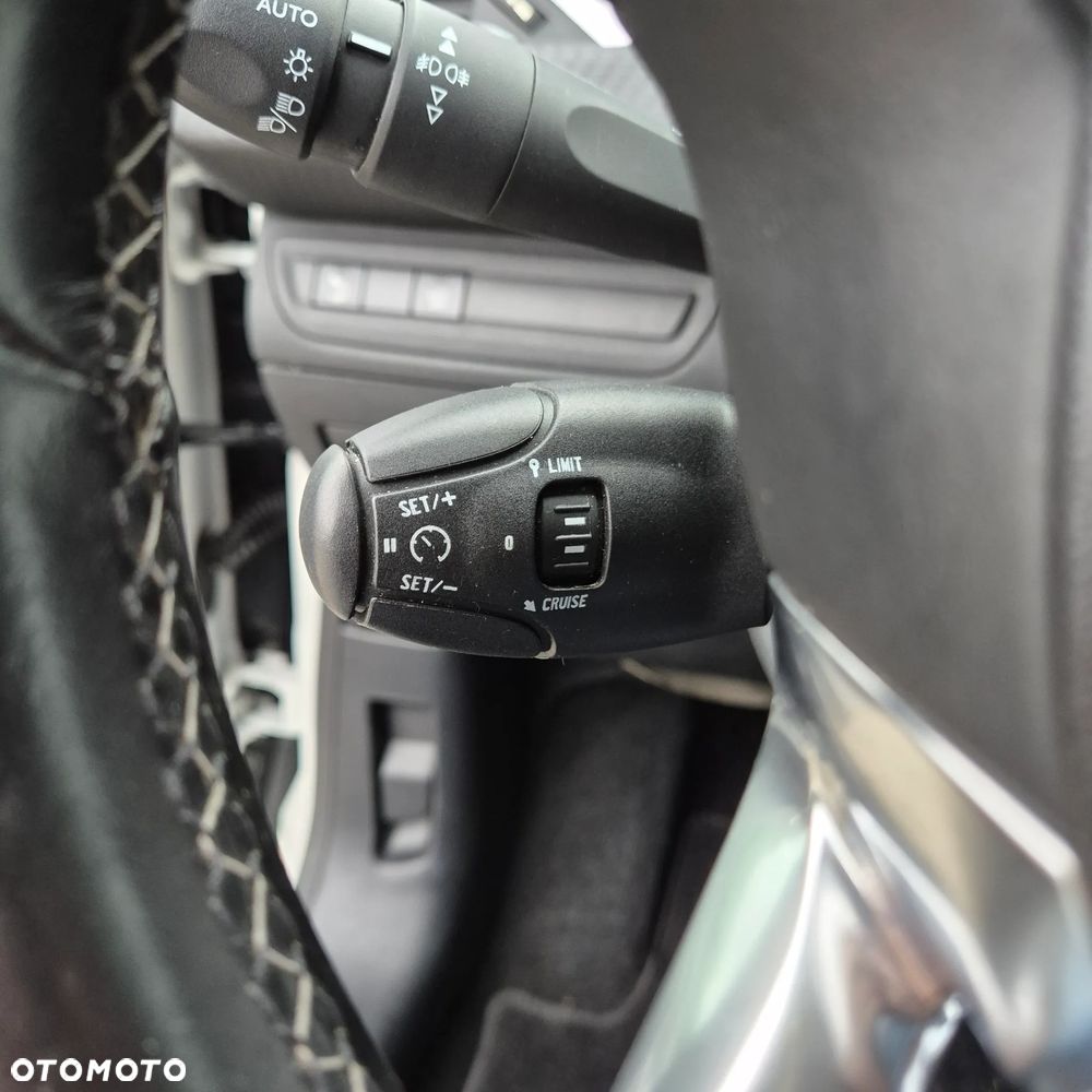 Peugeot 208 1.2 PureTech Allure S&S EAT6 - 29