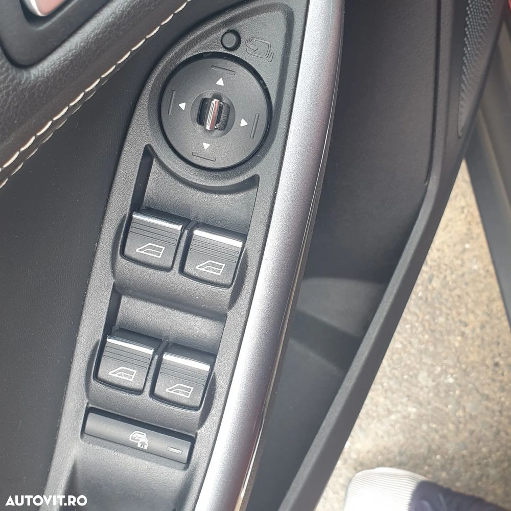 Ford Focus 1.6 EcoBoost Start-Stopp-System Champions Edition - 11