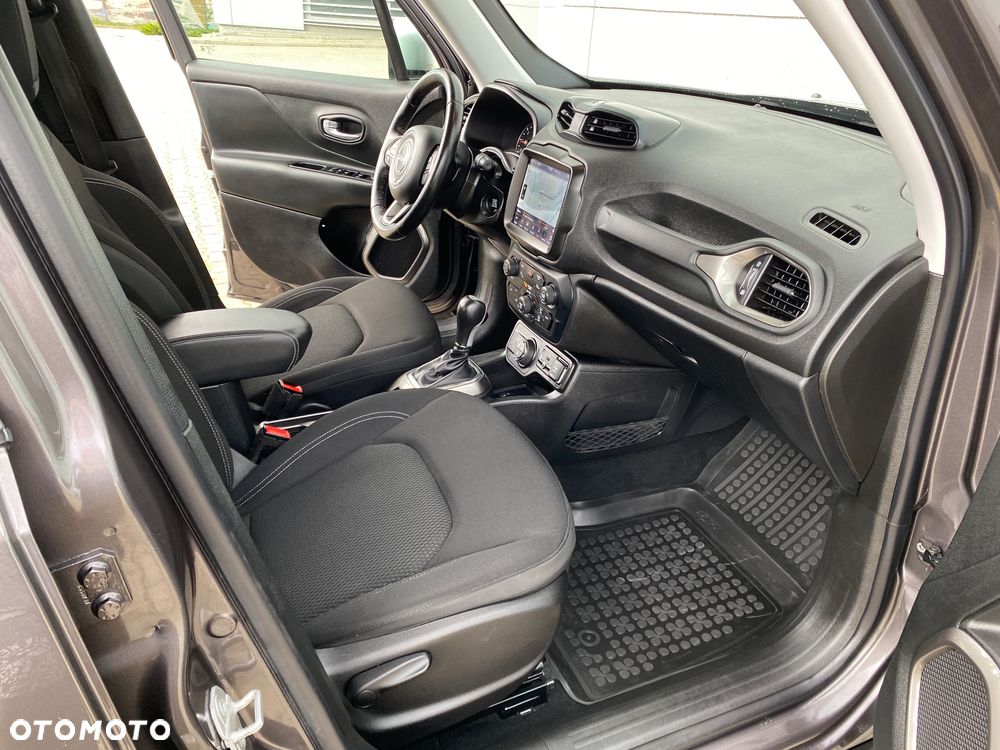 Jeep Renegade - 16
