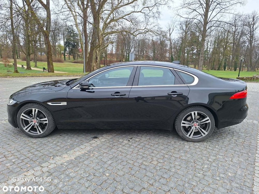 Jaguar XF 20d Prestige - 6