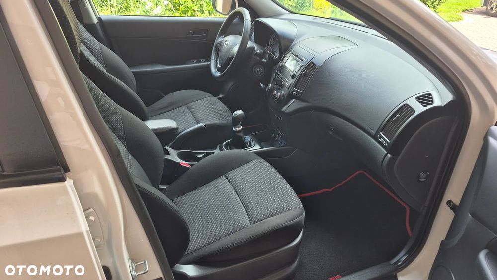 Hyundai i30 1.4 Comfort EU5 - 9