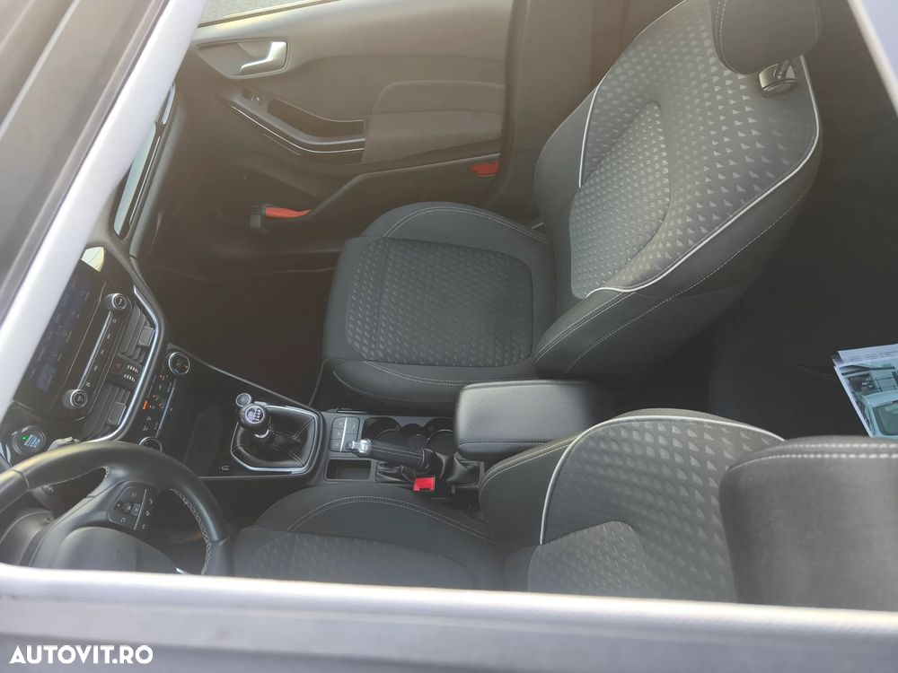 Ford Fiesta 1.0 EcoBoost S&S TITANIUM - 18
