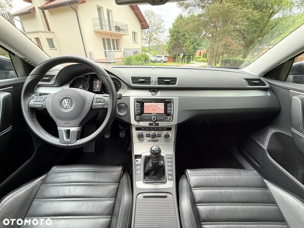Volkswagen Passat Variant 2.0 Blue TDI SCR Highline - 19