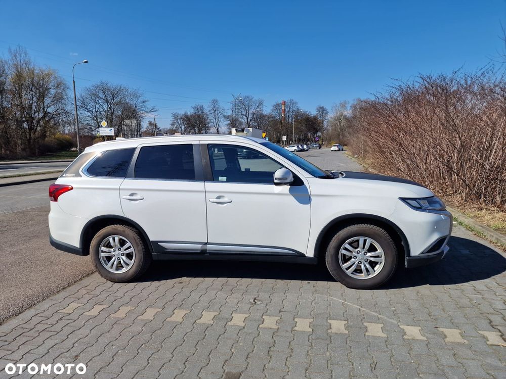 Mitsubishi Outlander 2.0 Intense + Navi 4WD CVT - 4