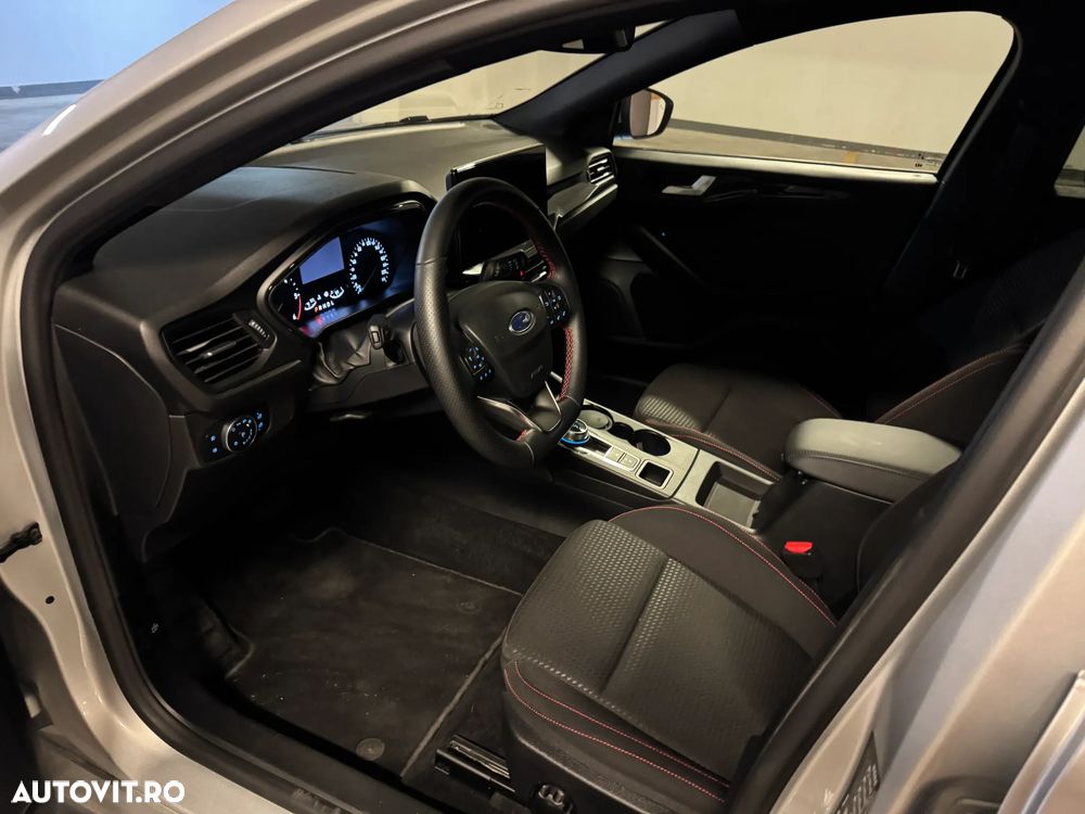 Ford Focus 1.5 EcoBlue 8AT ST-Line - 12