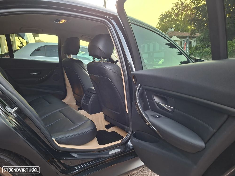 BMW 320 d DPF Blue Performance Edition Sport - 24