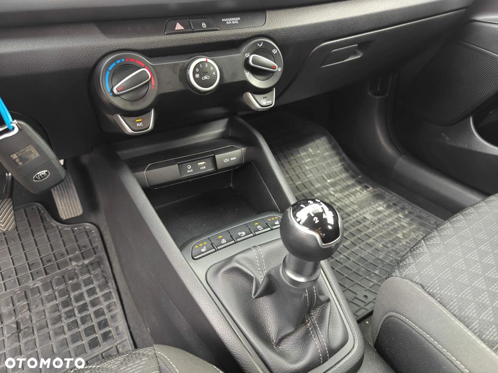 Kia Rio 1.2 M - 21