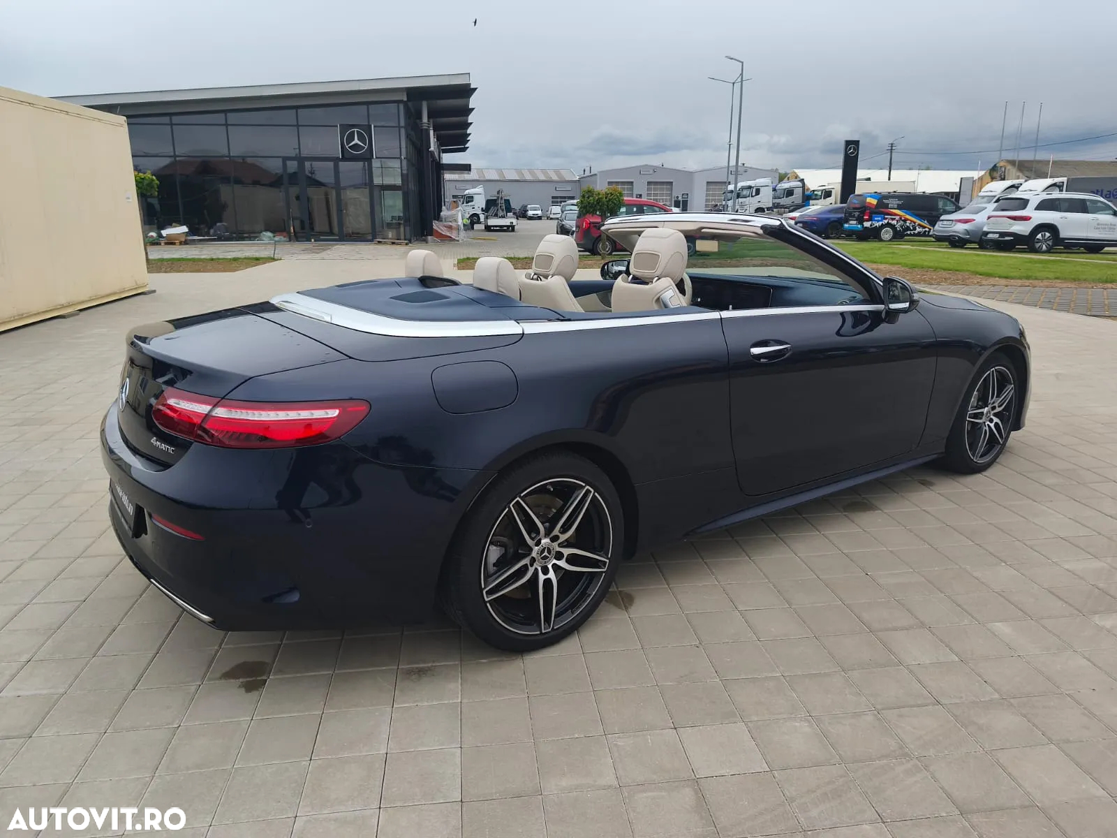 Mercedes-Benz E 400 4MATIC Cabrio - 9