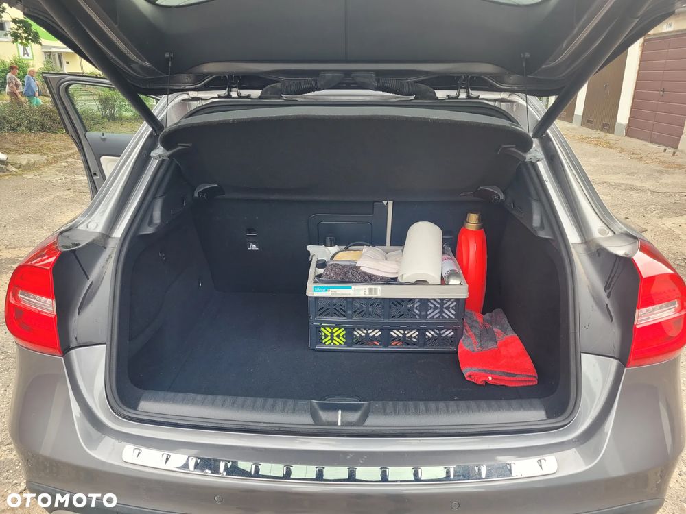 Mercedes-Benz GLA 250 4-Matic - 10