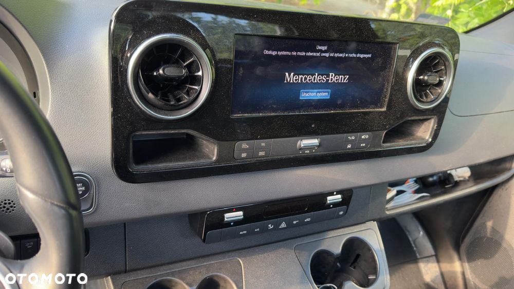 Mercedes-Benz Sprinter - 21