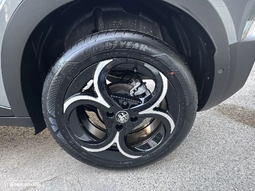 Alfa Romeo Junior 1.2 Speciale eDCT6 - 11