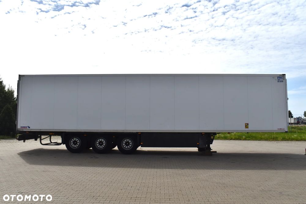 Schmitz Cargobull SKO 24 - 8