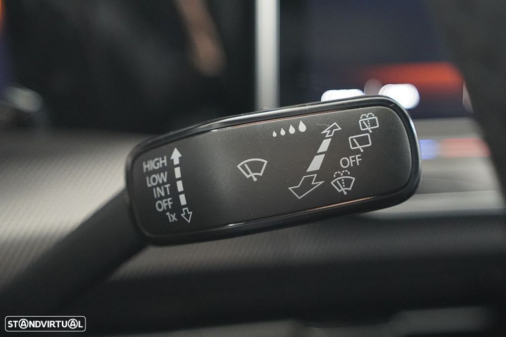 VW Golf Variant 1.5 eTSI R-Line DSG - 17