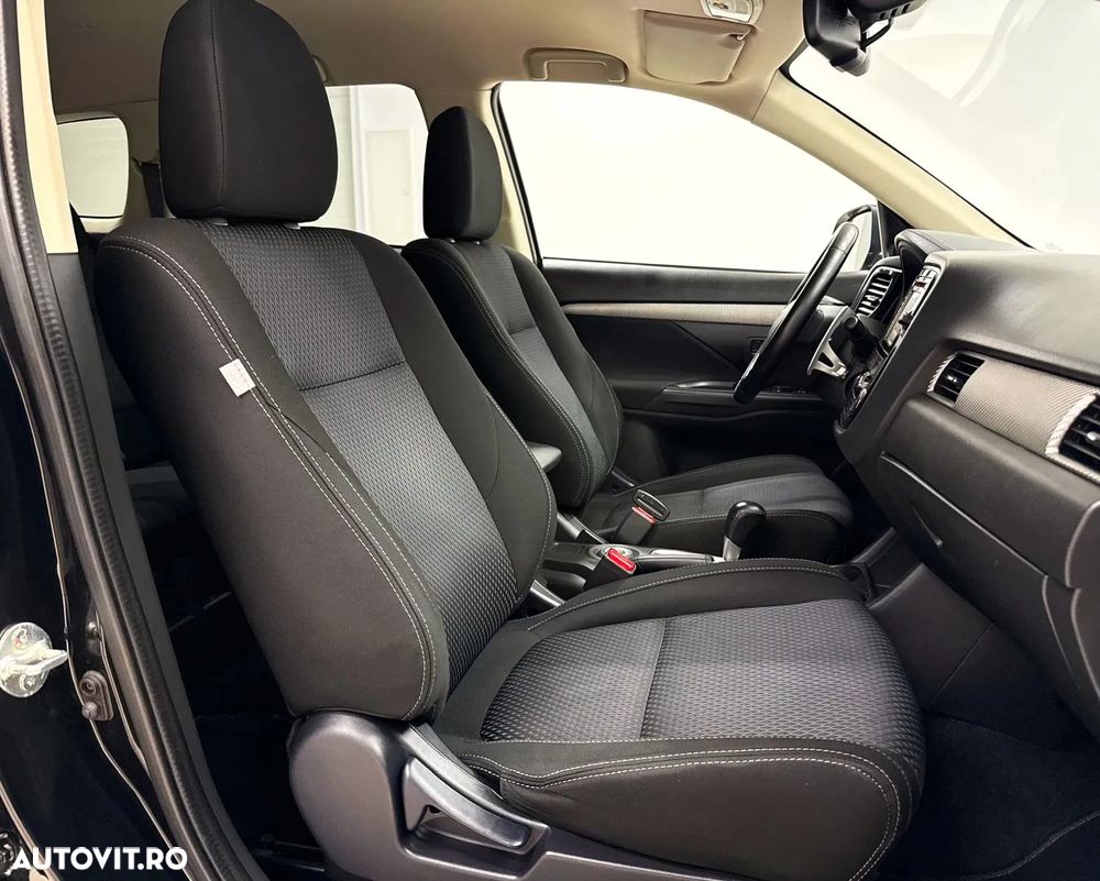 Mitsubishi Outlander 2.2 DI-D 4WD Automatik Intense - 21