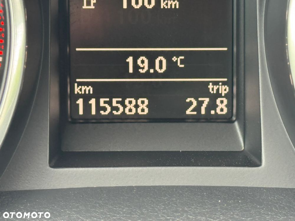 Volkswagen Golf 1.6 Comfortline - 19