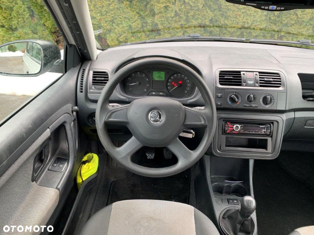 Skoda Fabia 1.2 HTP Cool Colour Edition - 14