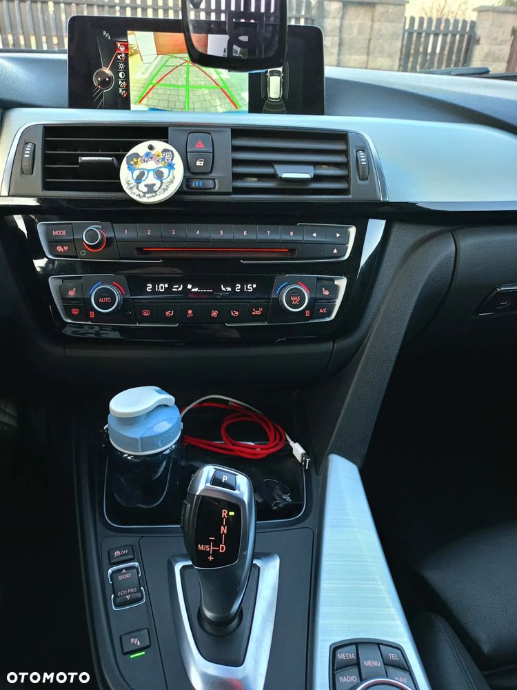 BMW Seria 3 320d Sport - 17