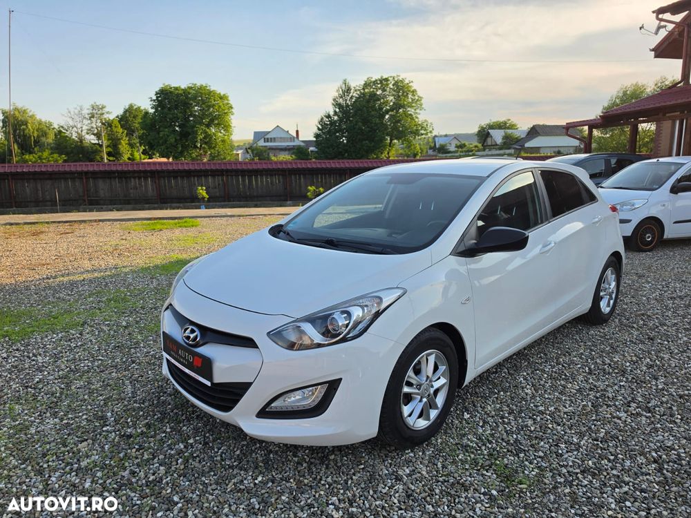 Hyundai i30 i30cw 1.6 Fifa World Cup Edition - 12