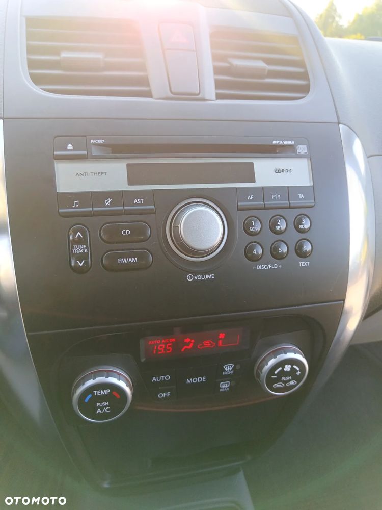 Suzuki SX4 1.6 Comfort 4WD - 12
