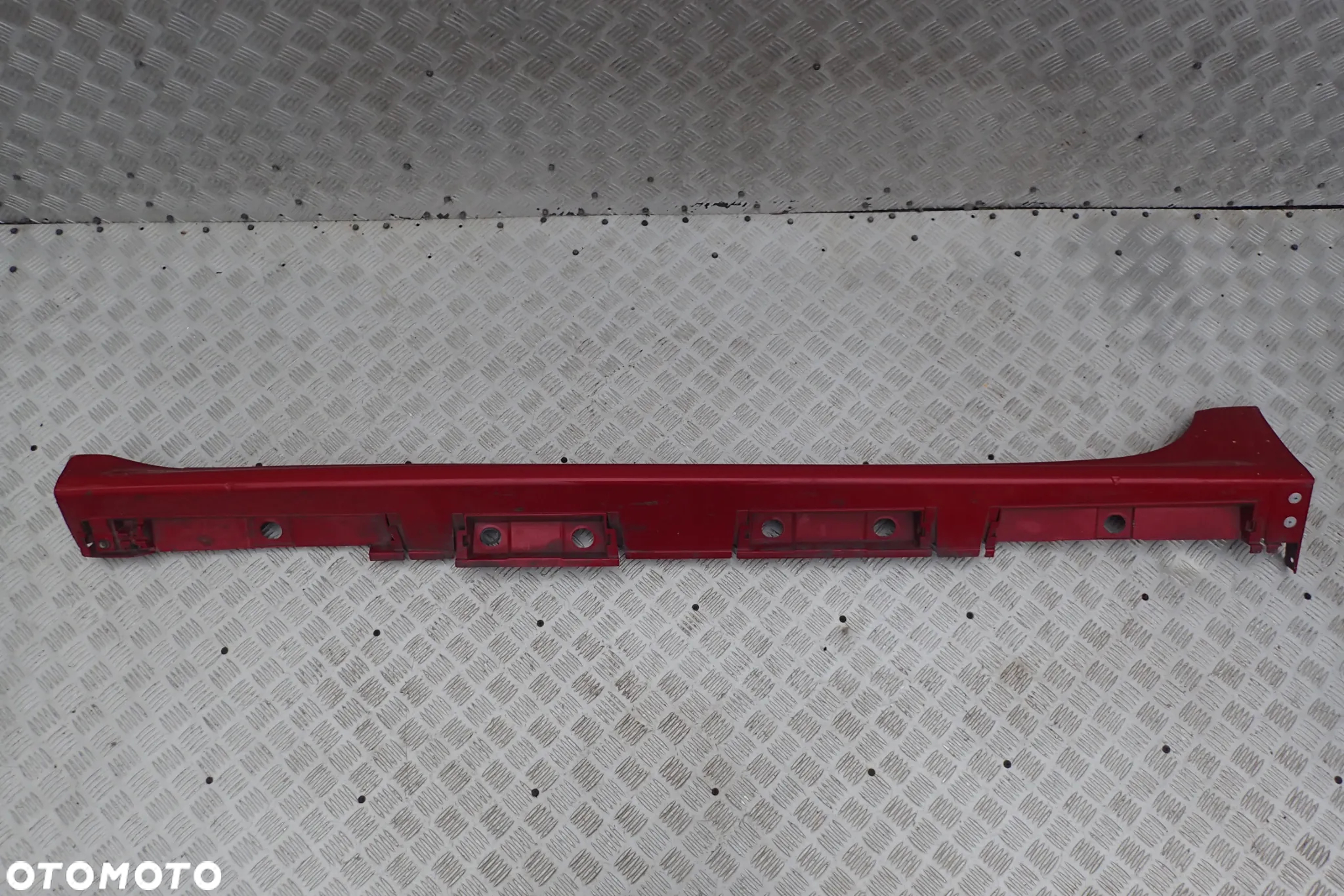 PRÓG LISTWA PROGOWA LEWA / PRAWA TOYOTA YARIS IV 75860-K0080 / 75850-K0080 - 2