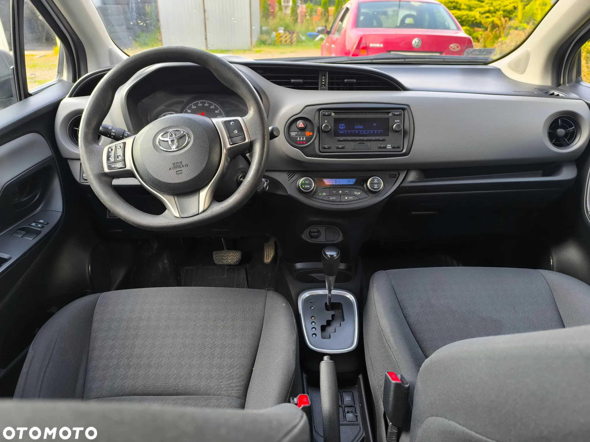Toyota Yaris Hybrid 100 Active - 13