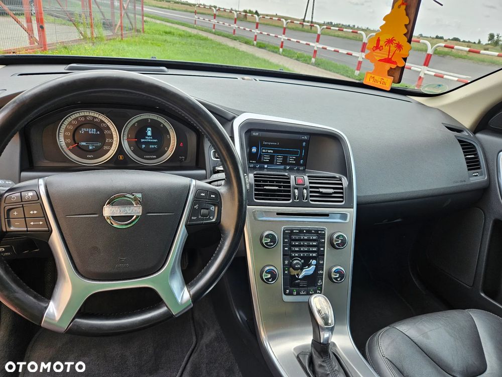 Volvo XC 60 D5 AWD Geartronic Summum - 20