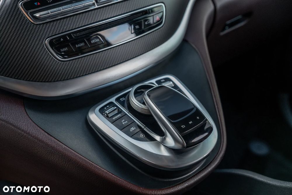 Mercedes-Benz Klasa V 250 (BlueTEC) d lang 7G-TRONIC Avantgarde - 32