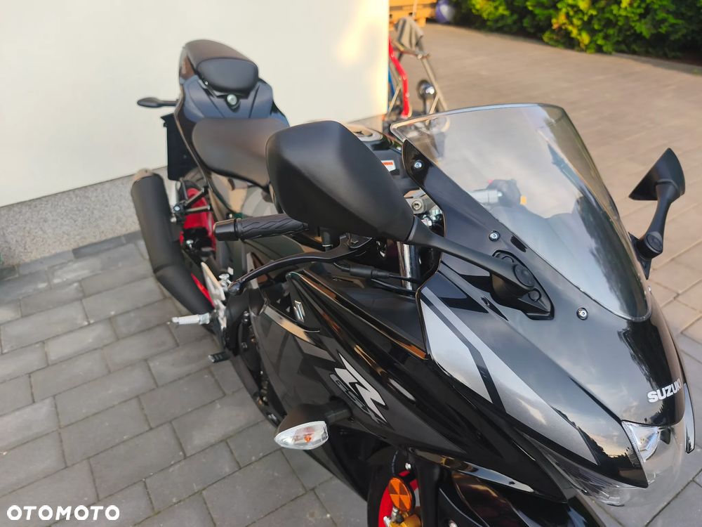 Suzuki GSX-R - 10