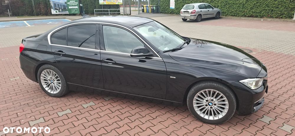 BMW Seria 3 320d xDrive Luxury Line - 12