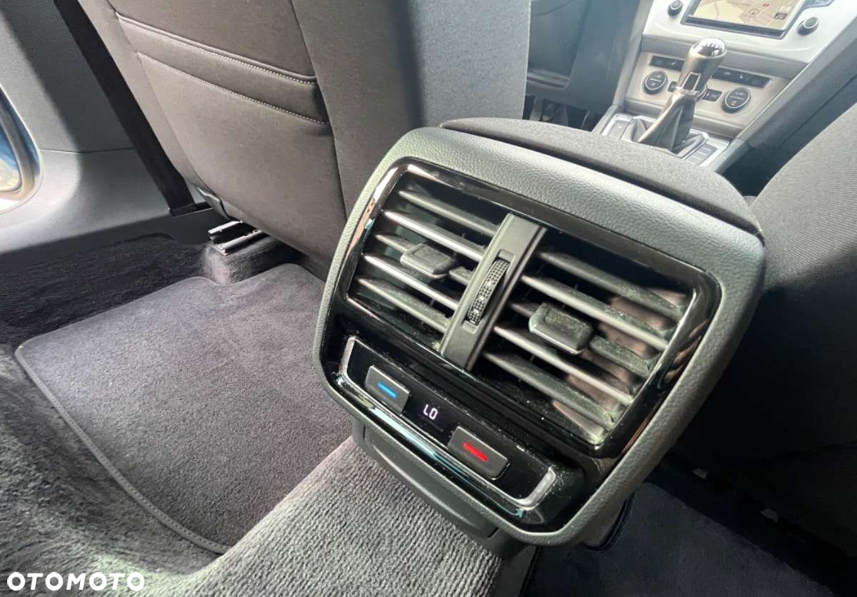 Volkswagen Passat - 28