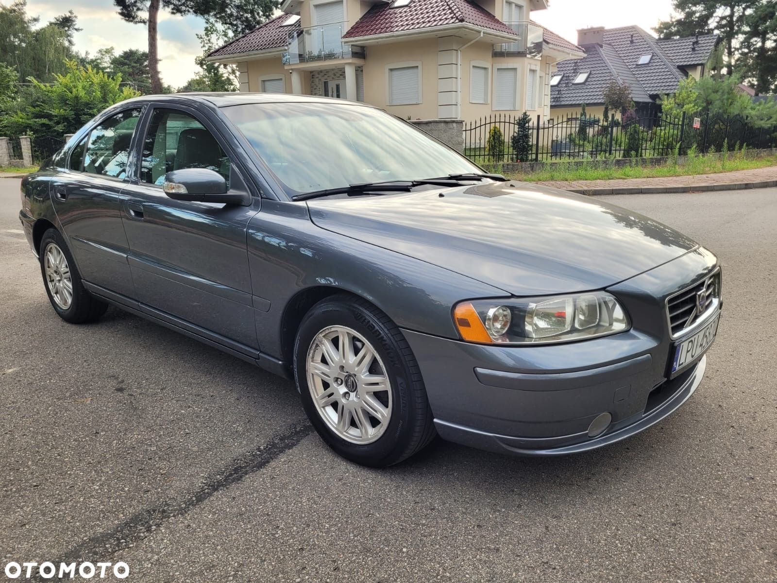 Volvo S60 2.4D Momentum - 1