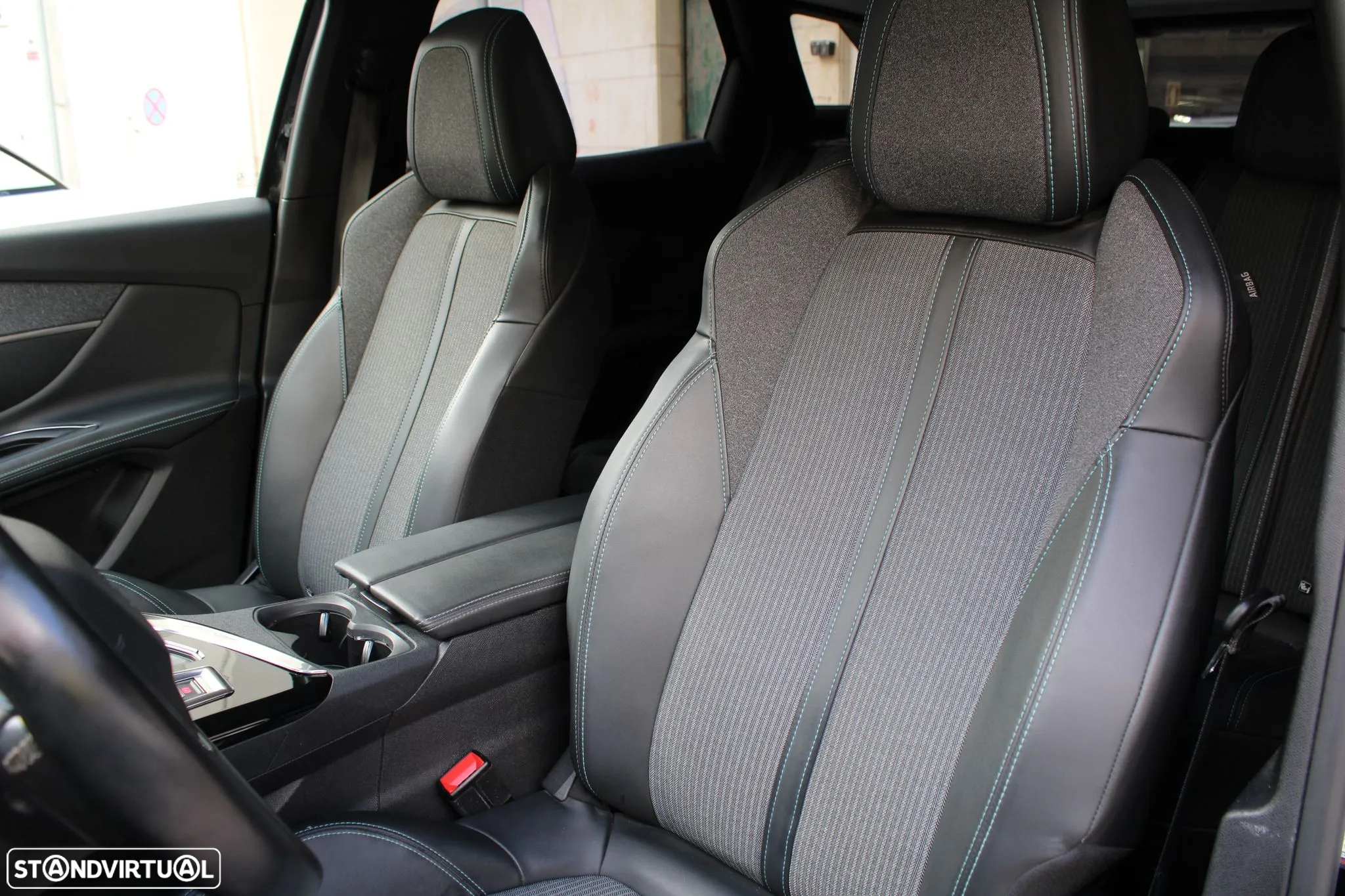 Peugeot 3008 1.6 Hybrid Allure Pack e-EAT8 - 40