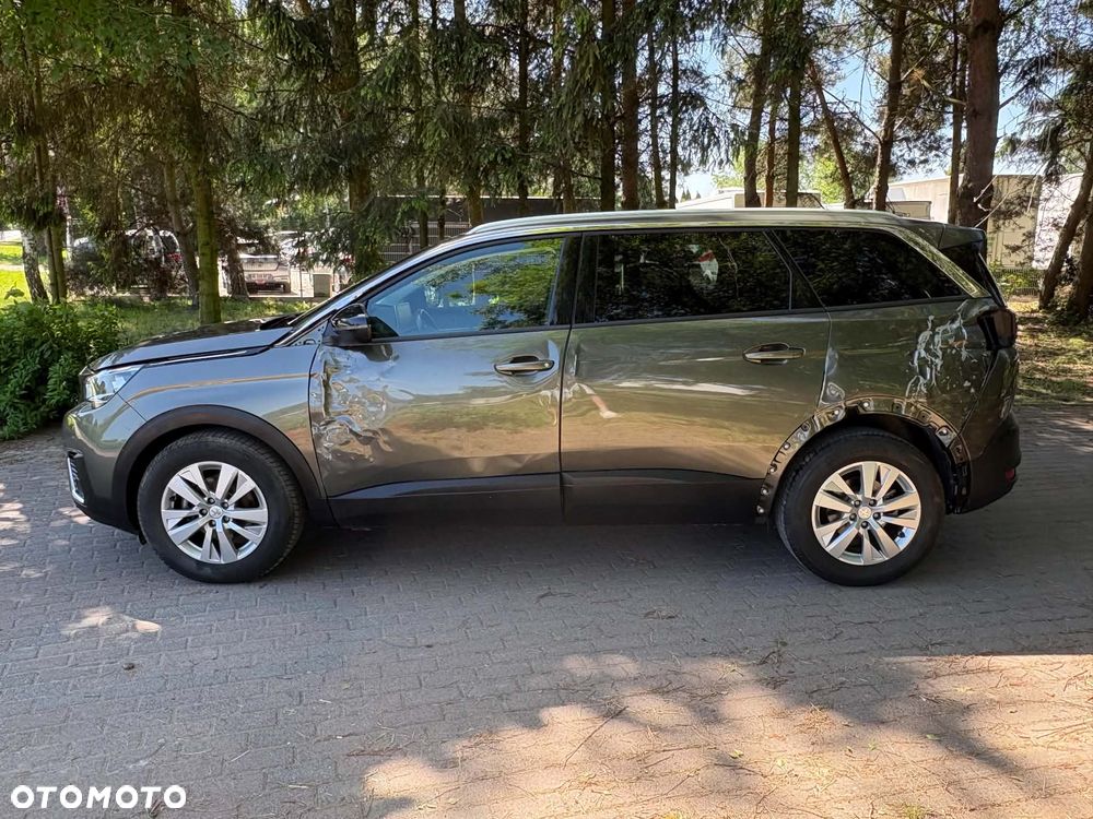 Peugeot 5008 - 8