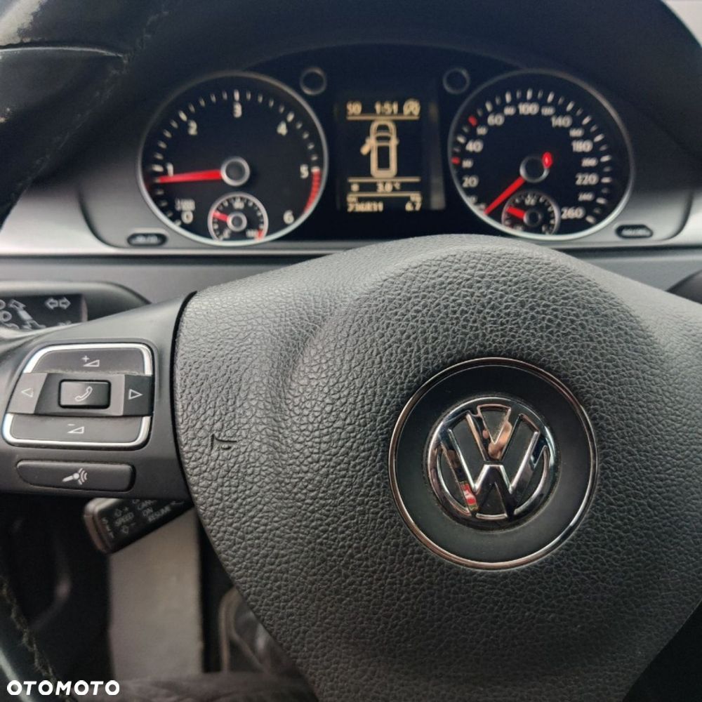 Volkswagen Passat - 27