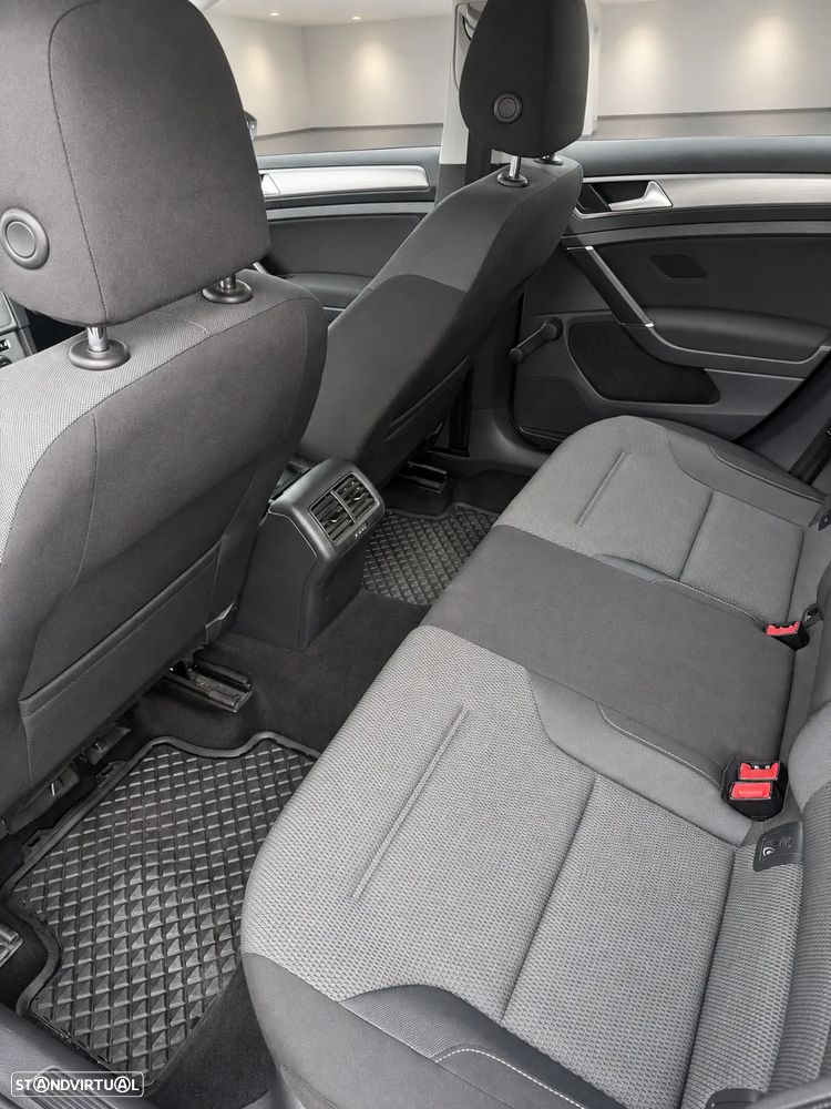 VW Golf - 16