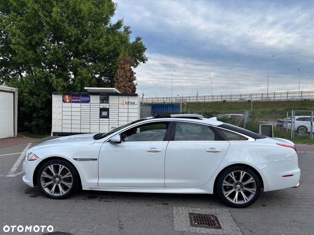 Jaguar XJ 3.0 T AWD R-Sport - 11