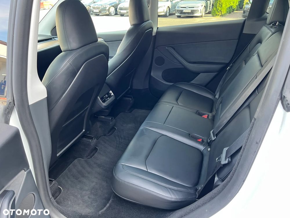 Tesla Model Y RWD - 14