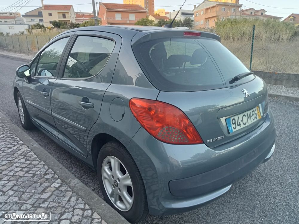 Peugeot 207 2006 photo 4