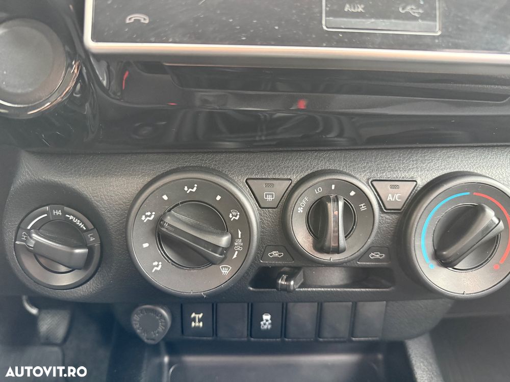 Toyota Hilux 4x4 Double Cab M/T Comfort - 6