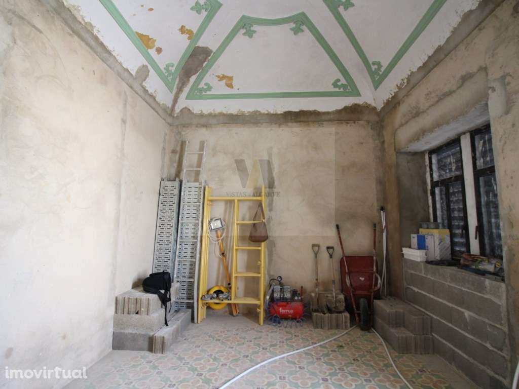 Moradia com Obra Avançada | Potencial de Valorização Imediata - Grande imagem: 2/9