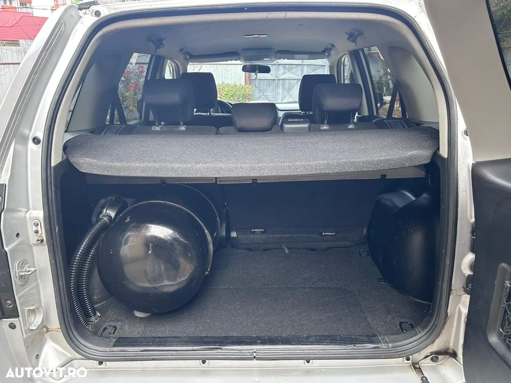 Suzuki Grand Vitara 2.4i JLX - 11