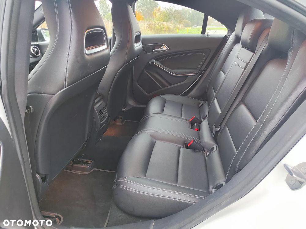 Mercedes-Benz CLA 250 7G-DCT Sport - 19